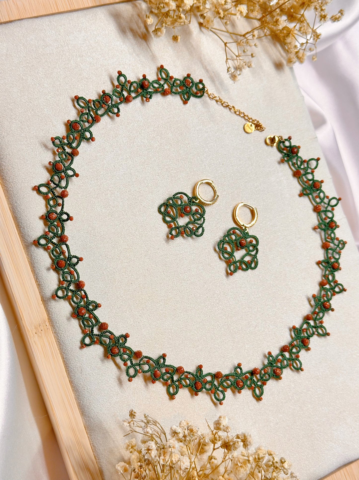 Jewelry set Necklace & Earrings with shimmering golden sandstone