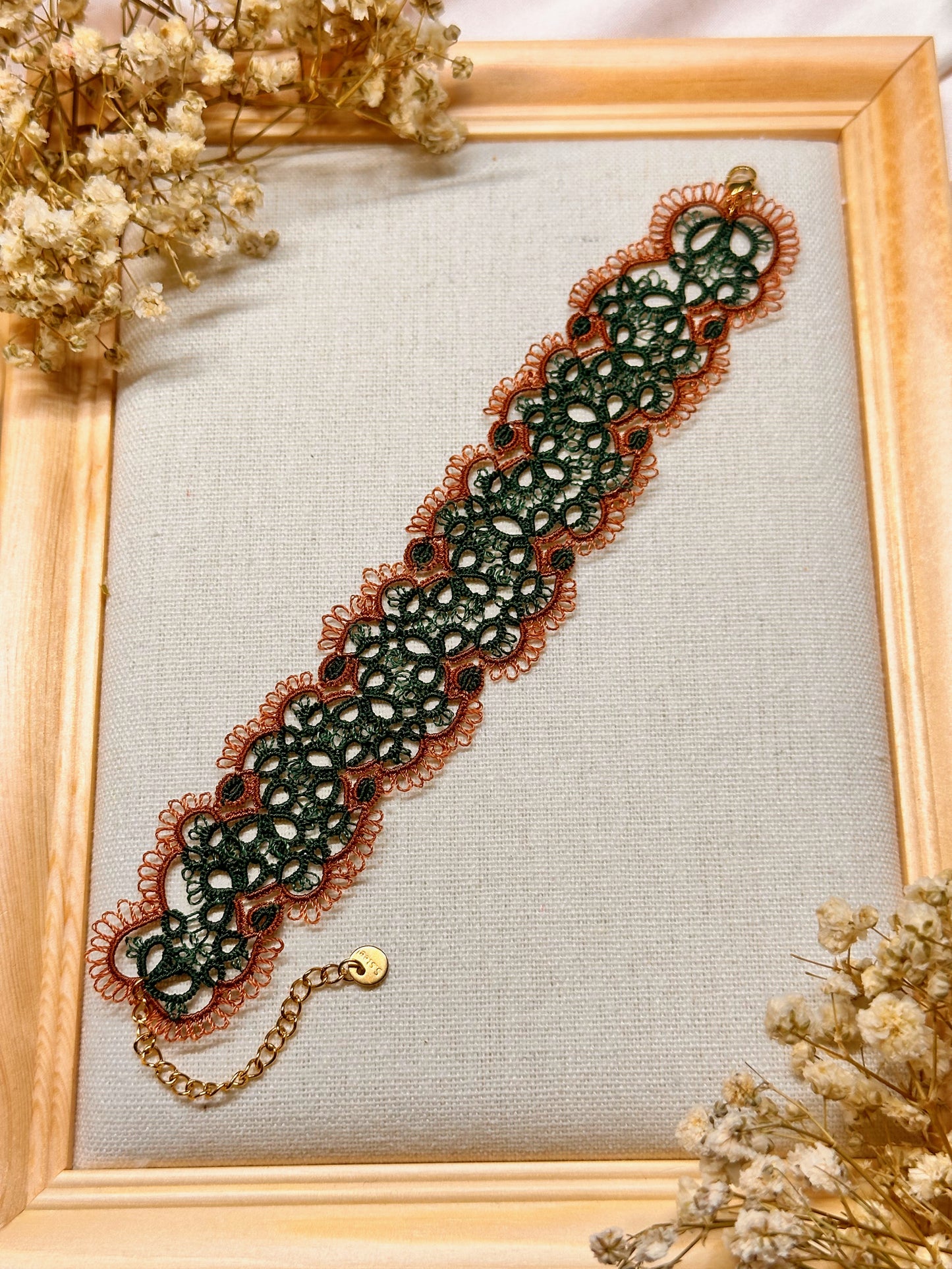 Tatting Lace Bracelet – Two Color Options – Autumn leaves  and Bridal white– 16 cm