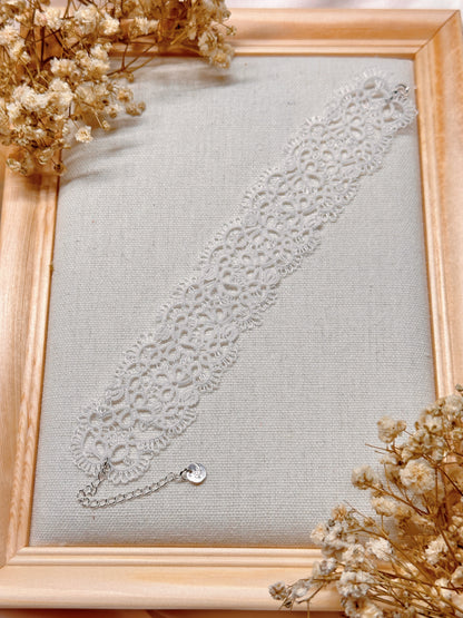 Tatting Lace Bracelet – Two Color Options – Autumn leaves  and Bridal white– 16 cm