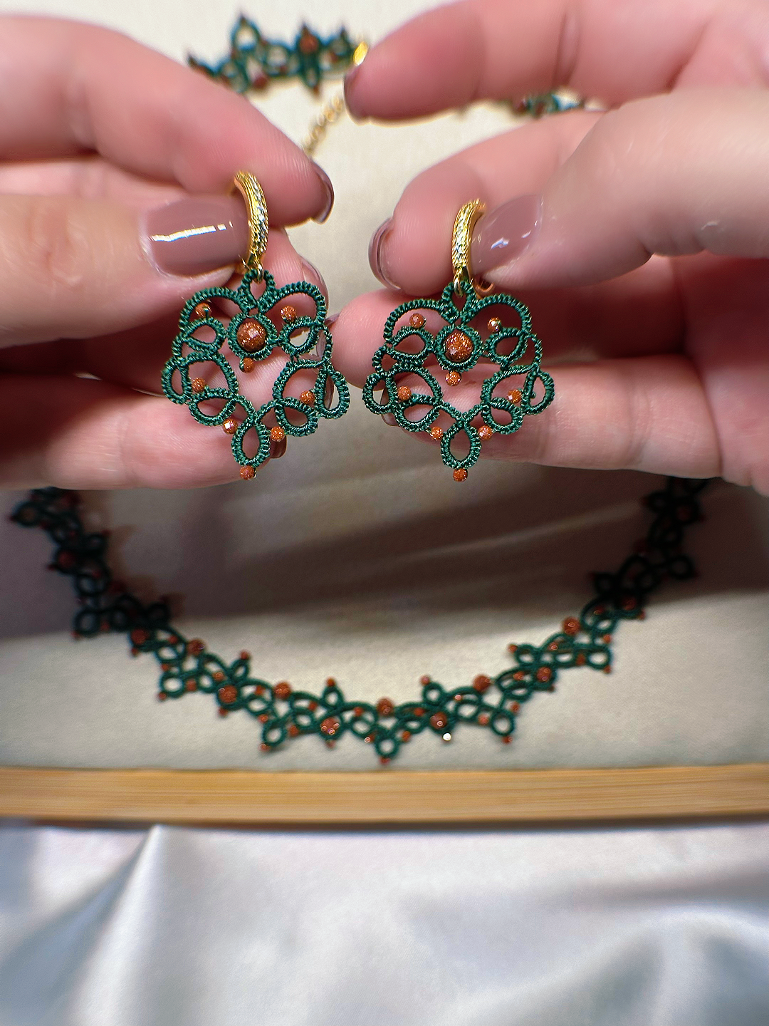 Jewelry set Necklace & Earrings with shimmering golden sandstone