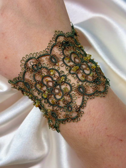 Luxury Green Garnet Lace Bracelet - Handcrafted Beaded Jewelry with Magnetic Clasp