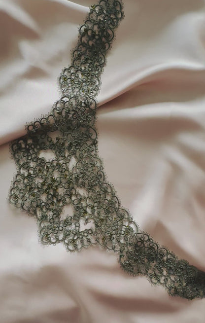 Elegant Handcrafted Tatted Lace Necklace with Glass Beads – 925 Silver Clasp